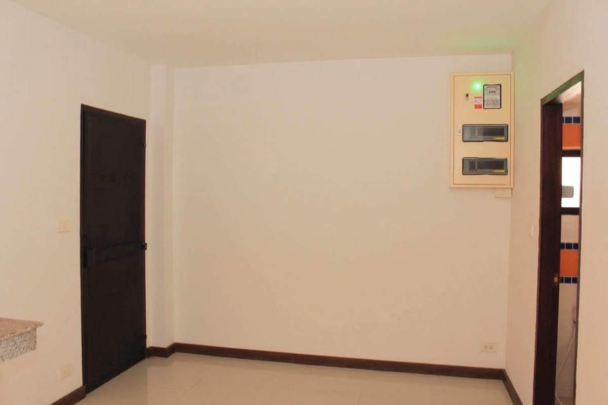 ให้เช่าทาวน์โฮมอารีย์ อนุสาวรีย์ : HR2970ให้เช่าโฮมออฟฟิศ 3 ชั้น สไตล์โมเดิร์น ซอยพหลโยธิน7 ใกล้BTS อารีย์ เหมาะอยู่อาศัย หรือทำออฟฟิศ