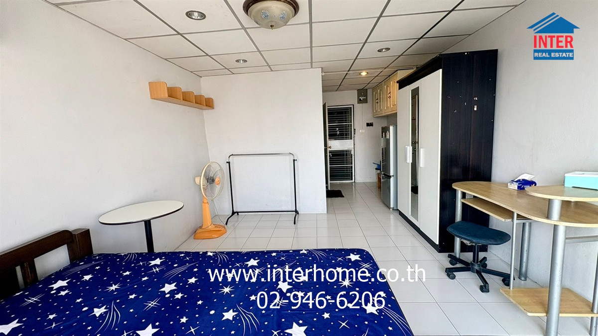 For SaleCondoRatchadapisek, Huaikwang, Suttisan : Condominium 27.1 sq m. Family Ratchada, near MRT Sutthisan, Soi Inthamara 41, Inthamara Road, Sutthisan Winitchai Road, Huai Khwang District, Bangkok.