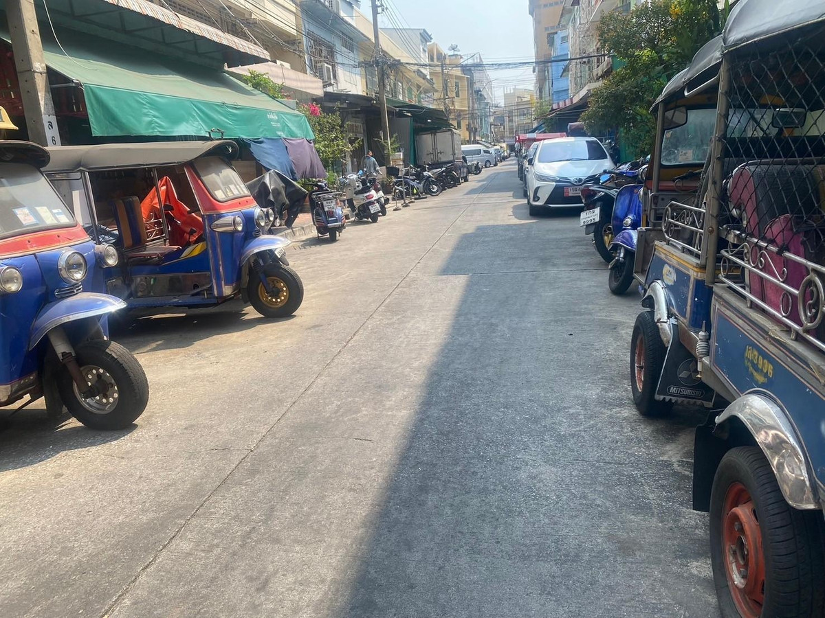 ขายอาคารพาณิชย์เยาวราช บางลำพู : 94184 - ขาย อาคารพาณิชย์ 4ชั้นครึ่ง ถนนถั่วเพราะ ถนน22กรกฏาคม5 เขตป้อมปราบศัตรูพ่าย ใกล้วัดพลับพลาไชย สถานีรถไฟฟ้าวัดมังกร ใกล้เยาวราช