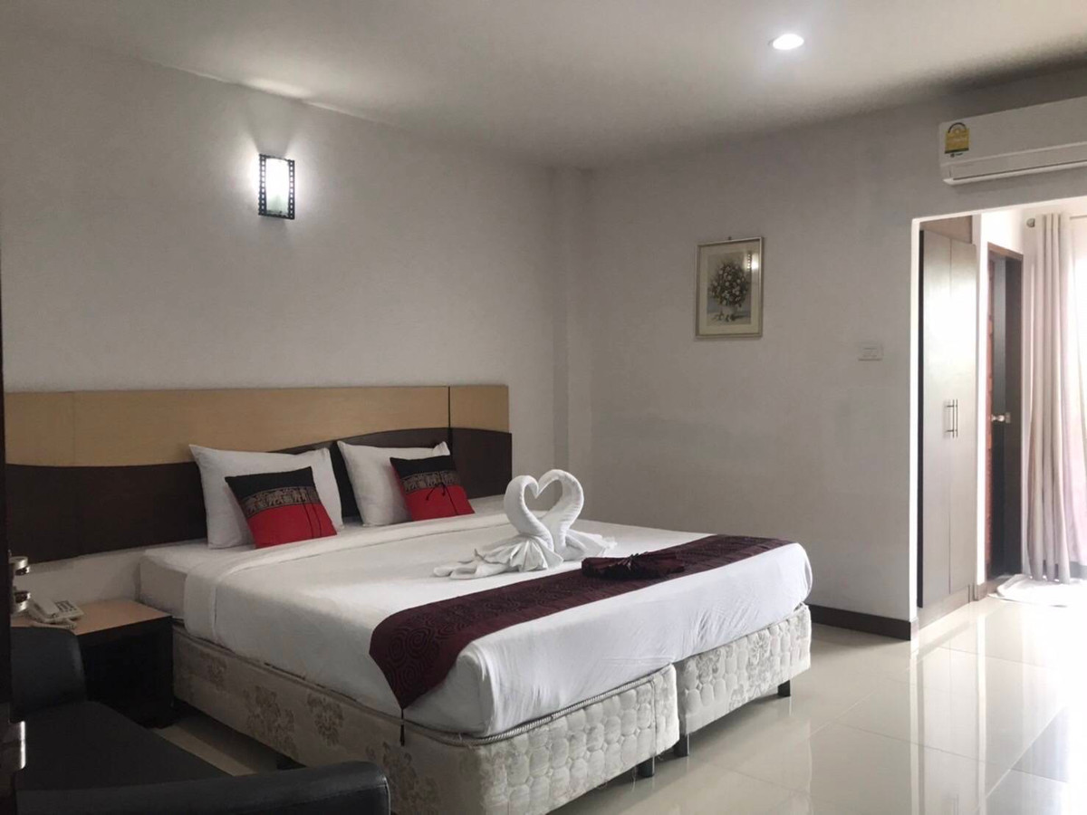 For SaleHotel&Apartment BusinessPhetchabun : 92236 - Hotel for sale, Sadiang Subdistrict, Mueang District, Phetchabun Province. It is a modern style building with 3 floors.