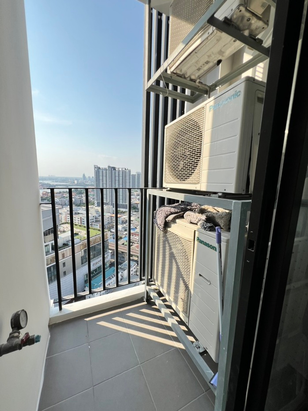 ให้เช่าคอนโดบางซื่อ วงศ์สว่าง เตาปูน : 💖ปล่อยเช่า ห้องสวย รีบด่วน  Condo The Tree Interchange ติดห้างเกตเวย์บางซื่อ / 2 ห้องนอน ขนาด 56 ตรม  ราคาเพียง   21,000 บาท/สอบถามได้นะคะ 🟢 Line : atfirm2010💖