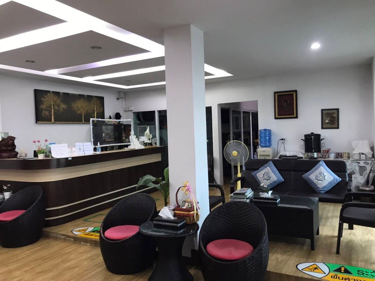 For SaleHotel&Apartment BusinessPhetchabun : 92236 - Hotel for sale, Sadiang Subdistrict, Mueang District, Phetchabun Province. It is a modern style building with 3 floors.