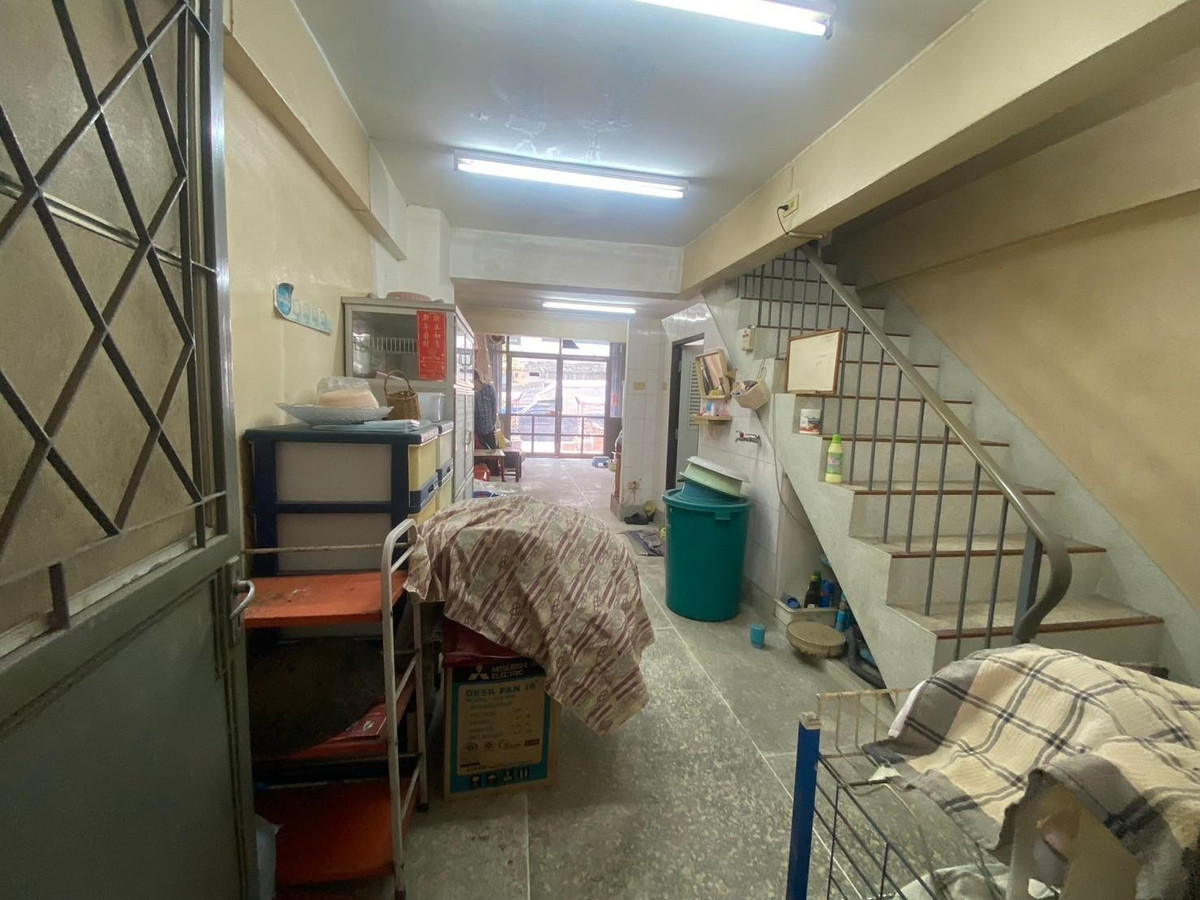 ขายอาคารพาณิชย์เยาวราช บางลำพู : 94184 - ขาย อาคารพาณิชย์ 4ชั้นครึ่ง ถนนถั่วเพราะ ถนน22กรกฏาคม5 เขตป้อมปราบศัตรูพ่าย ใกล้วัดพลับพลาไชย สถานีรถไฟฟ้าวัดมังกร ใกล้เยาวราช