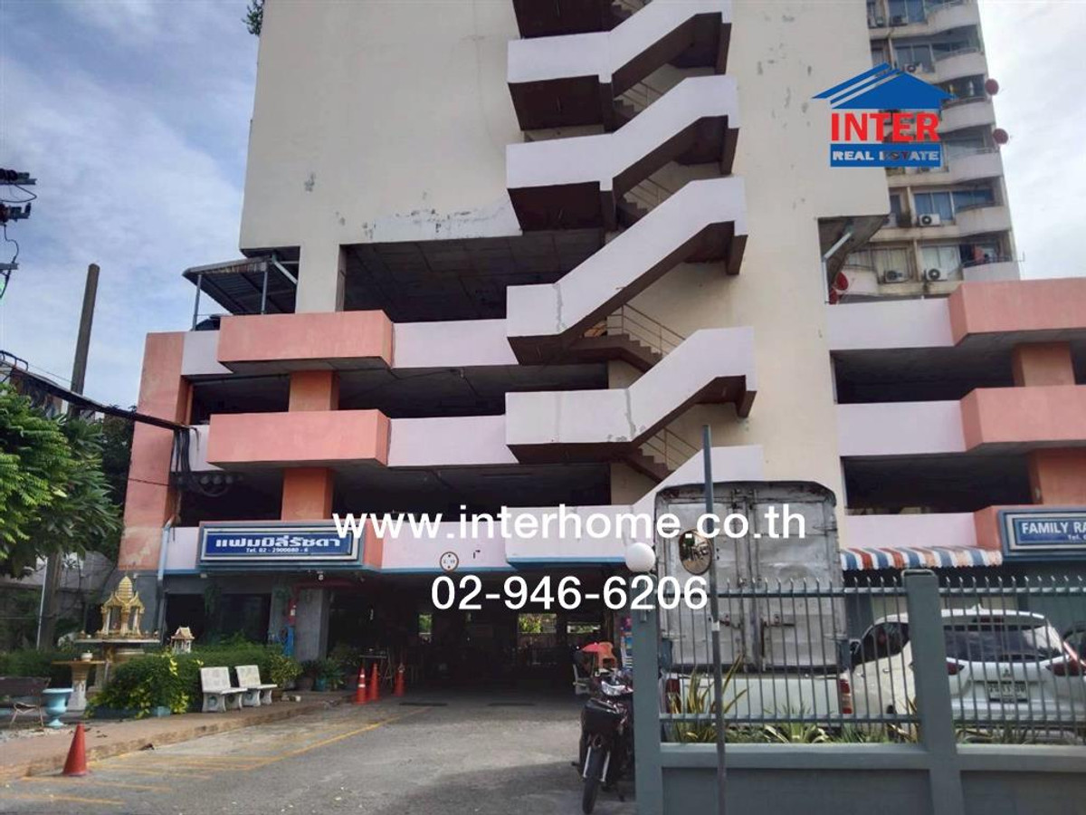 For SaleCondoRatchadapisek, Huaikwang, Suttisan : Condominium 27.1 sq m. Family Ratchada, near MRT Sutthisan, Soi Inthamara 41, Inthamara Road, Sutthisan Winitchai Road, Huai Khwang District, Bangkok.