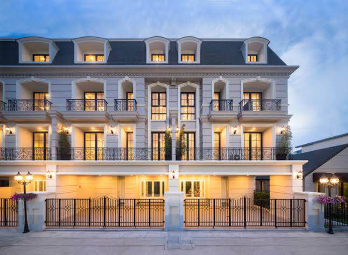 ให้เช่าทาวน์โฮมสาทร นราธิวาส : HR2976ให้เช่าทาวน์โฮมหรู พร้อมเข้าอยู่ โครงการ เดอะเลเจ้นท์ สาทร-นราธิวาส ซอยนนทรี 22 เดินทางสะดวก