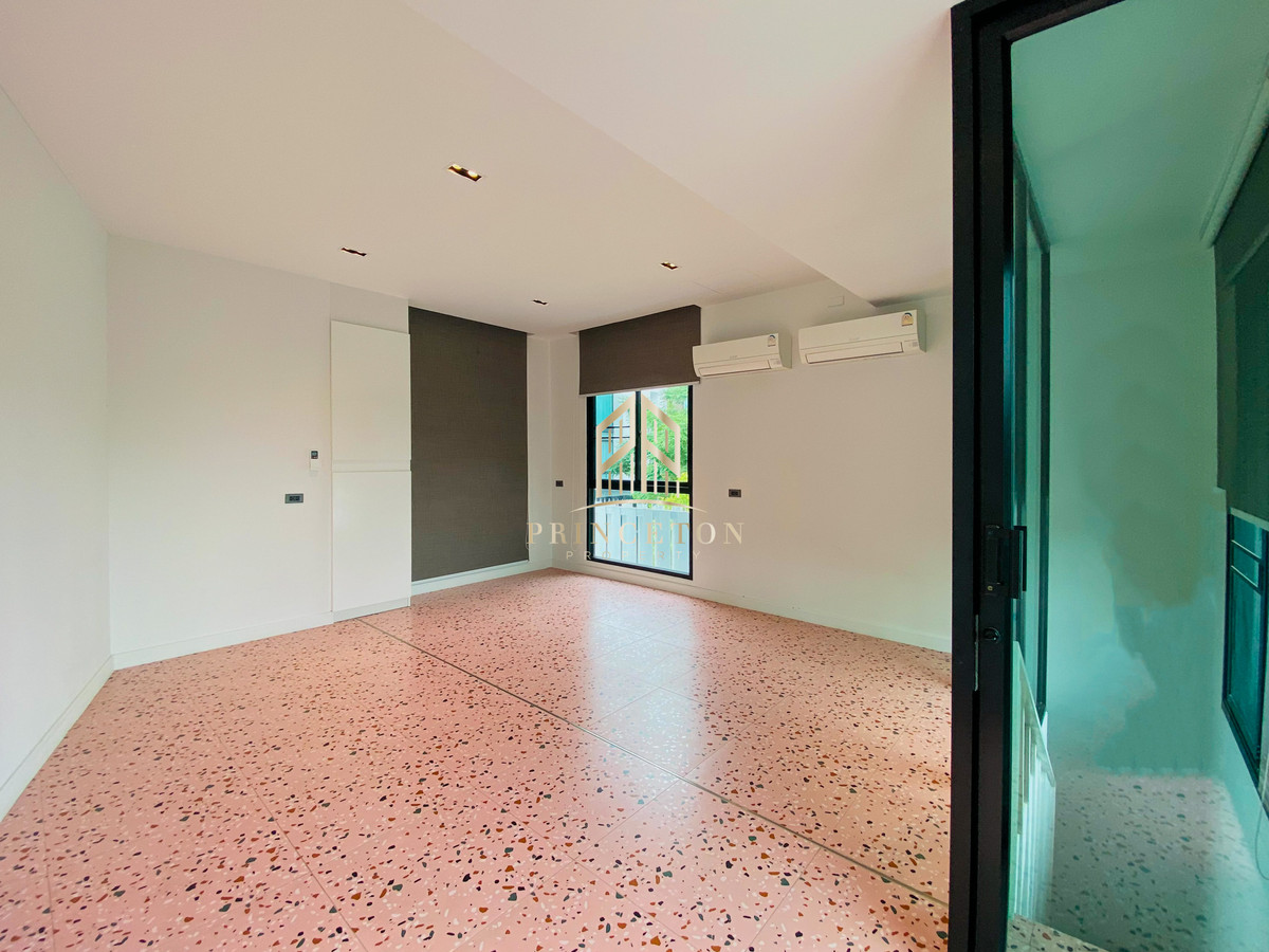 HousePattanakan, Srinakarin : Nantawan Rama 9 - Srinakarin 📞092-4252445