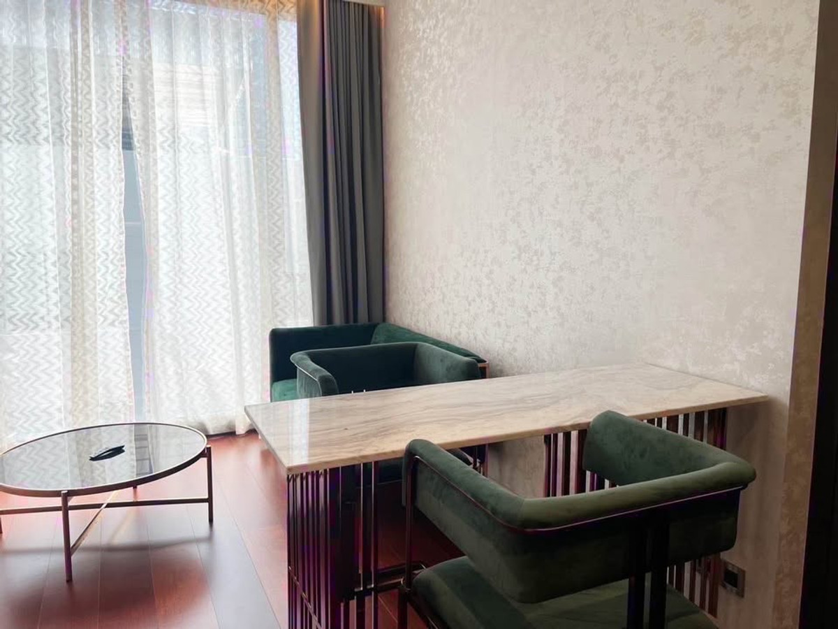 ขายคอนโดสุขุมวิท อโศก ทองหล่อ : ขายขาดทุน! Khun By Yoo 1 Bed 42 ตร.ม. เพียง 13.5 ลบ. (ถูกกว่าตลาด) ทองหล่อซอย 12 แต่งครบ พร้อมอยู่ โทร.098-9655699