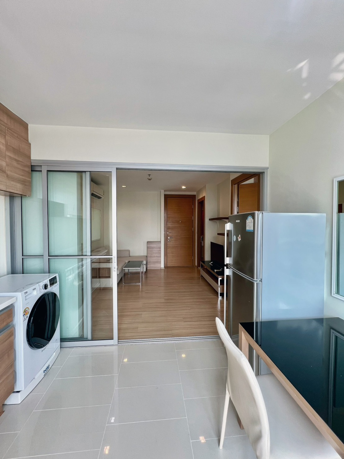 For RentCondoRatchadapisek, Huaikwang, Suttisan : Special type! There is only 1 unit per floor. Rhythm Rarchada-Huaykwang Next to Huai Khwang MRT. Fully furnished - Ready to move in