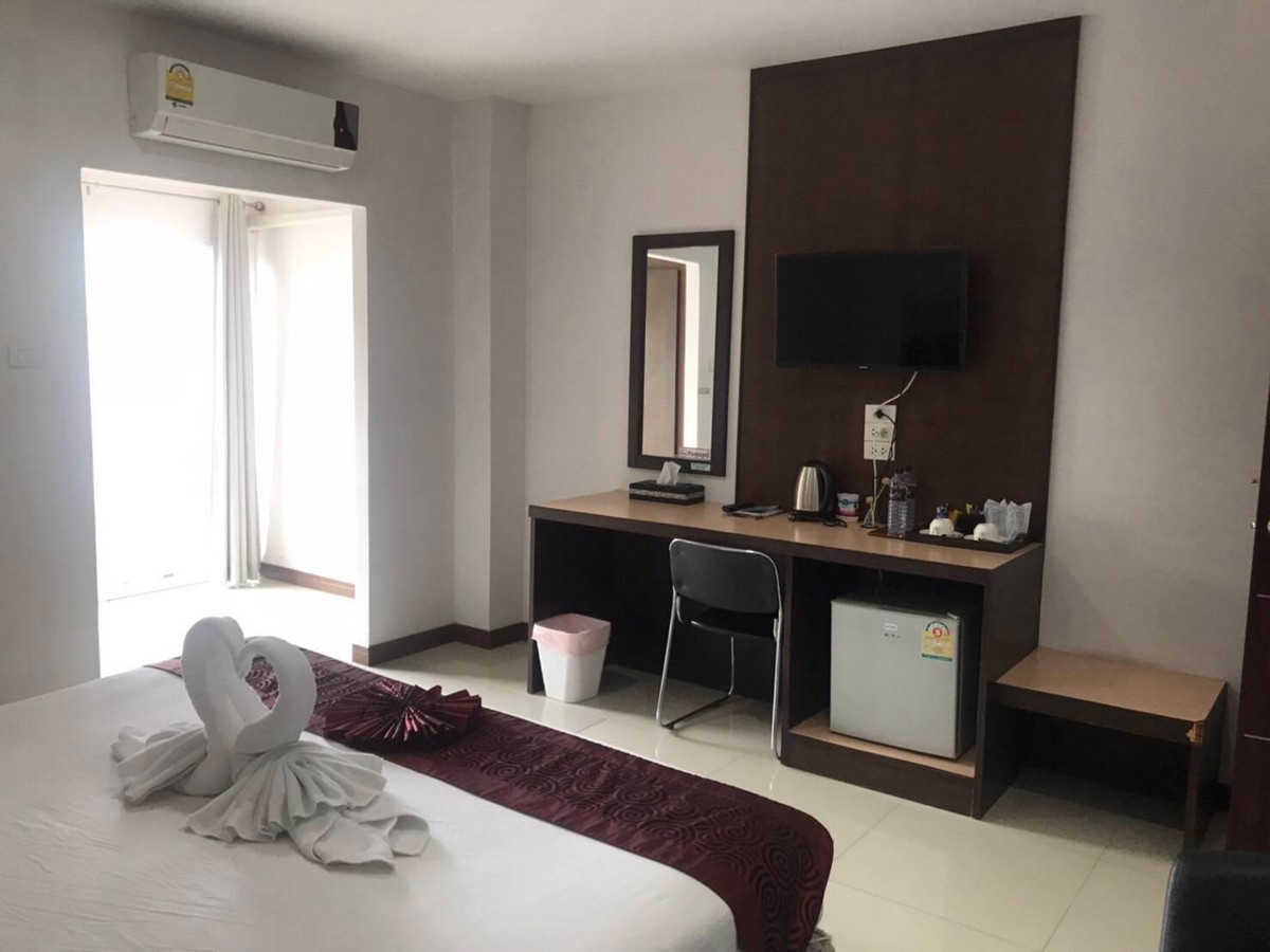 For SaleHotel&Apartment BusinessPhetchabun : 92236 - Hotel for sale, Sadiang Subdistrict, Mueang District, Phetchabun Province. It is a modern style building with 3 floors.