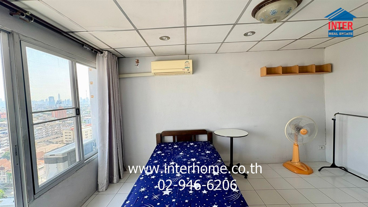 For SaleCondoRatchadapisek, Huaikwang, Suttisan : Condominium 27.1 sq m. Family Ratchada, near MRT Sutthisan, Soi Inthamara 41, Inthamara Road, Sutthisan Winitchai Road, Huai Khwang District, Bangkok.