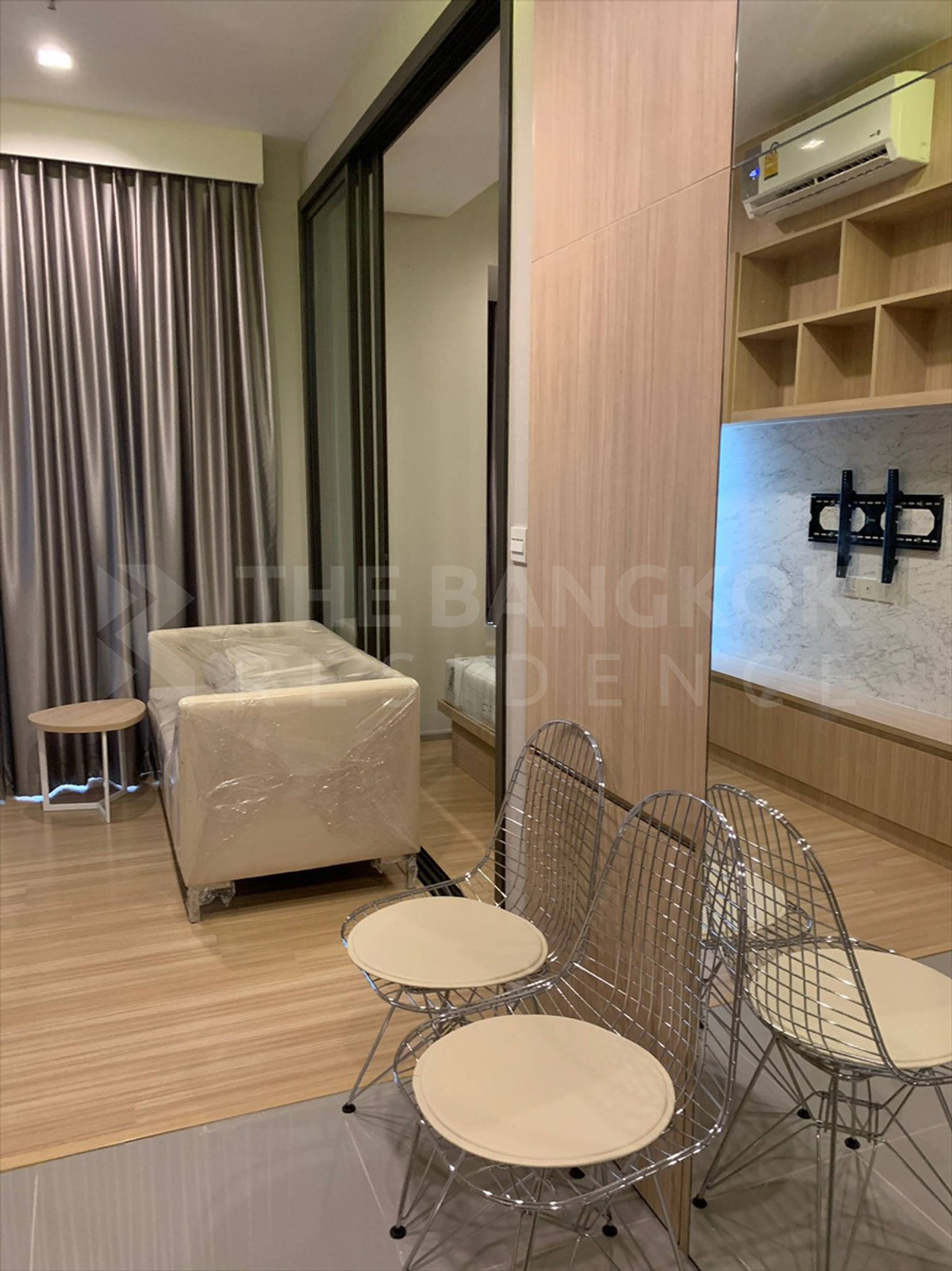 For SaleCondoSapankwai,Jatujak : 📢M Jatujak for sale. Pets allowed. If interested, contact Khun Oil 093-597-9942 & 081-548-3711