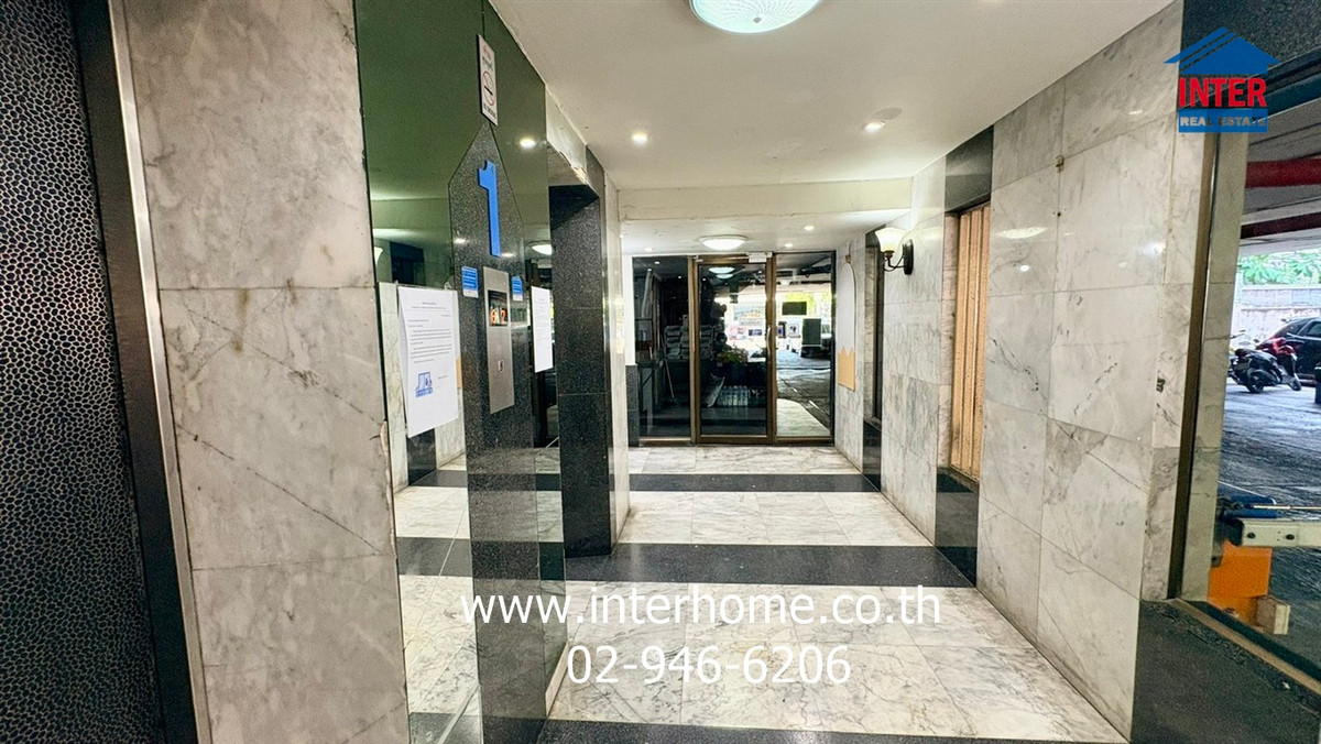 For SaleCondoRatchadapisek, Huaikwang, Suttisan : Condominium 27.1 sq m. Family Ratchada, near MRT Sutthisan, Soi Inthamara 41, Inthamara Road, Sutthisan Winitchai Road, Huai Khwang District, Bangkok.