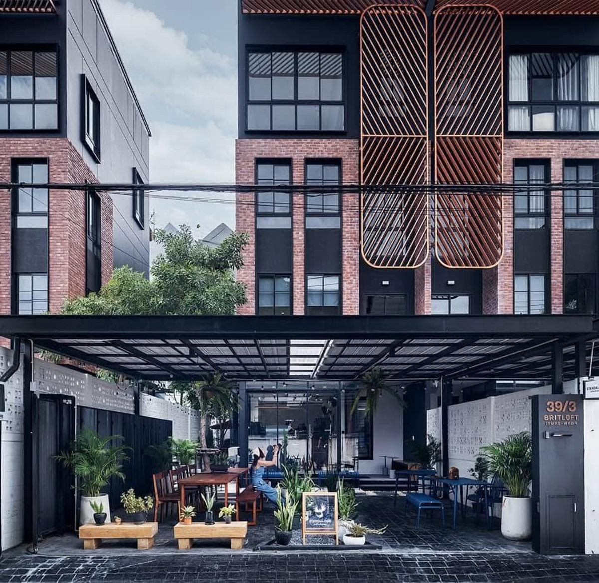 ให้เช่าเกษตร นวมินทร์ ลาดปลาเค้า : HR2969ขายและให้เช่าโฮมออฟฟิศ 3.5 ชั้น โครงการ Britloft Prime เกษตร-นวมินทร์ ซอยประเสริฐมนูกิจ 15