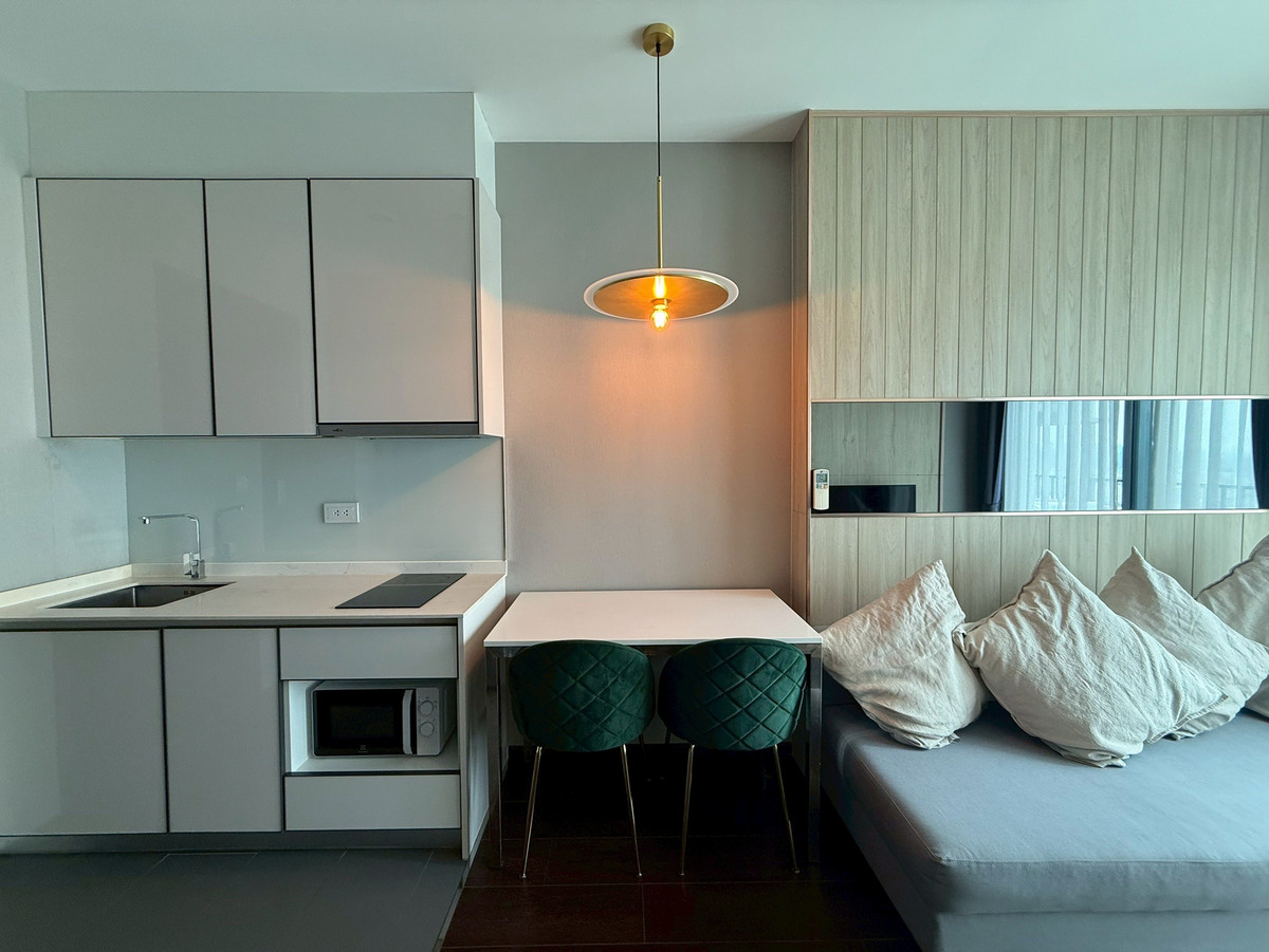 For RentCondoSukhumvit, Asoke, Thonglor : Condo C Ekkamai for rent, 1 bedroom, high floor, unblocked view.