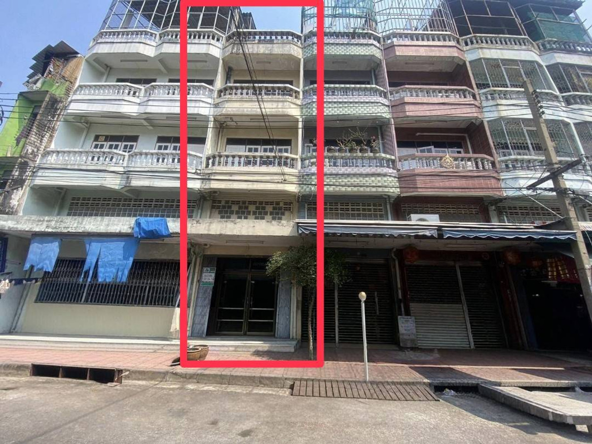 For SaleShop HouseYaowarat, Banglamphu : 94184 - Commercial building for sale, 4 and a half floors, Tua Pho Road, 22 July 5 Road. Pom Prap Sattru Phai District Near Phlapphla Chai Temple Wat Mangkon BTS station near Yaowarat