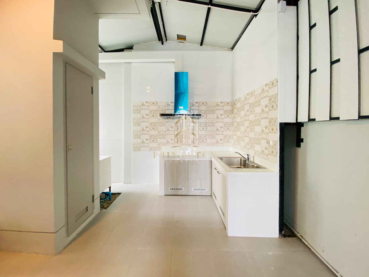 HousePattanakan, Srinakarin : Nantawan Rama 9 - Srinakarin 📞092-4252445