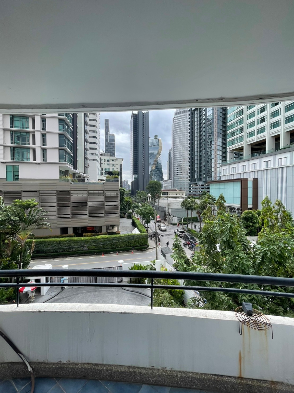 For SaleCondoHuahin, Prachuap Khiri Khan, Pran Buri : Moon Tower Condominium / Spacious unit near BTS Thong Lo, best price in the project. / 2 Bed 142 sq.m.Tel 0937890899