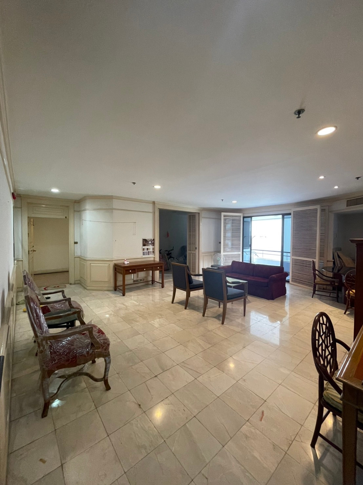 For SaleCondoKhlongtoei, Kluaynamthai : Moon Tower Condominium / Spacious unit near BTS Thong Lo, best price in the project. / 2 Bed 142 sq.m.Tel 0937890899