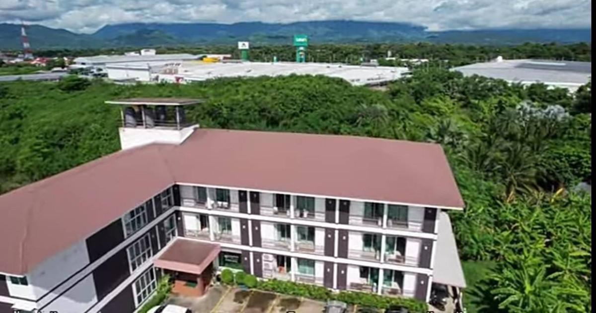 For SaleHotel&Apartment BusinessPhetchabun : 92236 - Hotel for sale, Sadiang Subdistrict, Mueang District, Phetchabun Province. It is a modern style building with 3 floors.