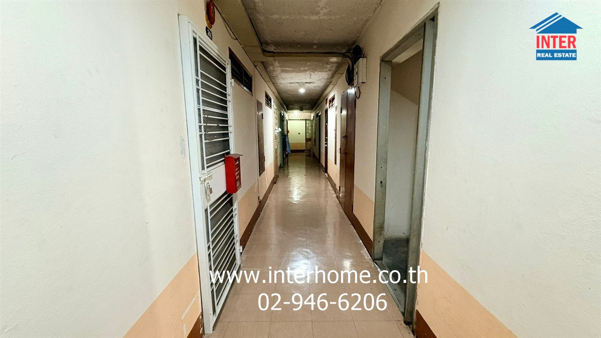 For SaleCondoRatchadapisek, Huaikwang, Suttisan : Condominium 27.1 sq m. Family Ratchada, near MRT Sutthisan, Soi Inthamara 41, Inthamara Road, Sutthisan Winitchai Road, Huai Khwang District, Bangkok.