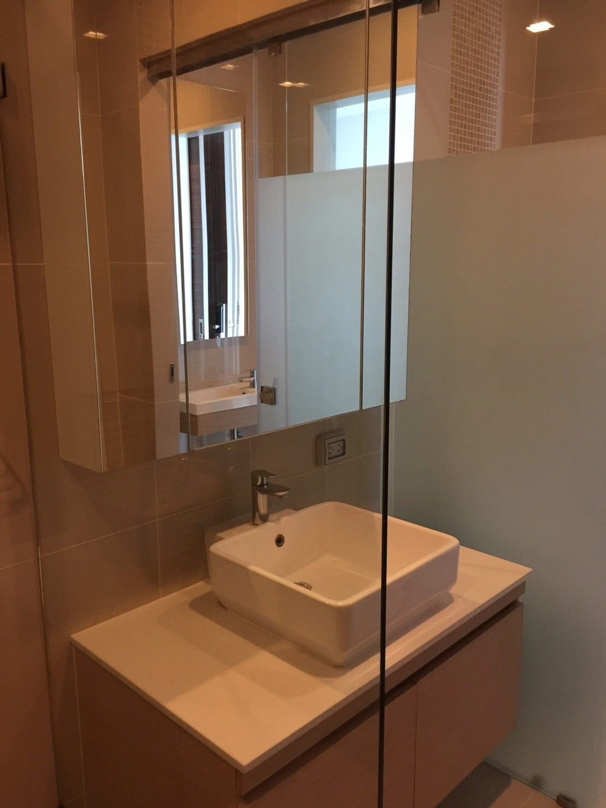 For SaleCondoRama9, Petchburi, RCA : Q Asoke / Luxury condo in a prime location near MRT Phetchaburi and ARL Makkasan. / 1 Bed 46 sq.m.Tel 0937890899