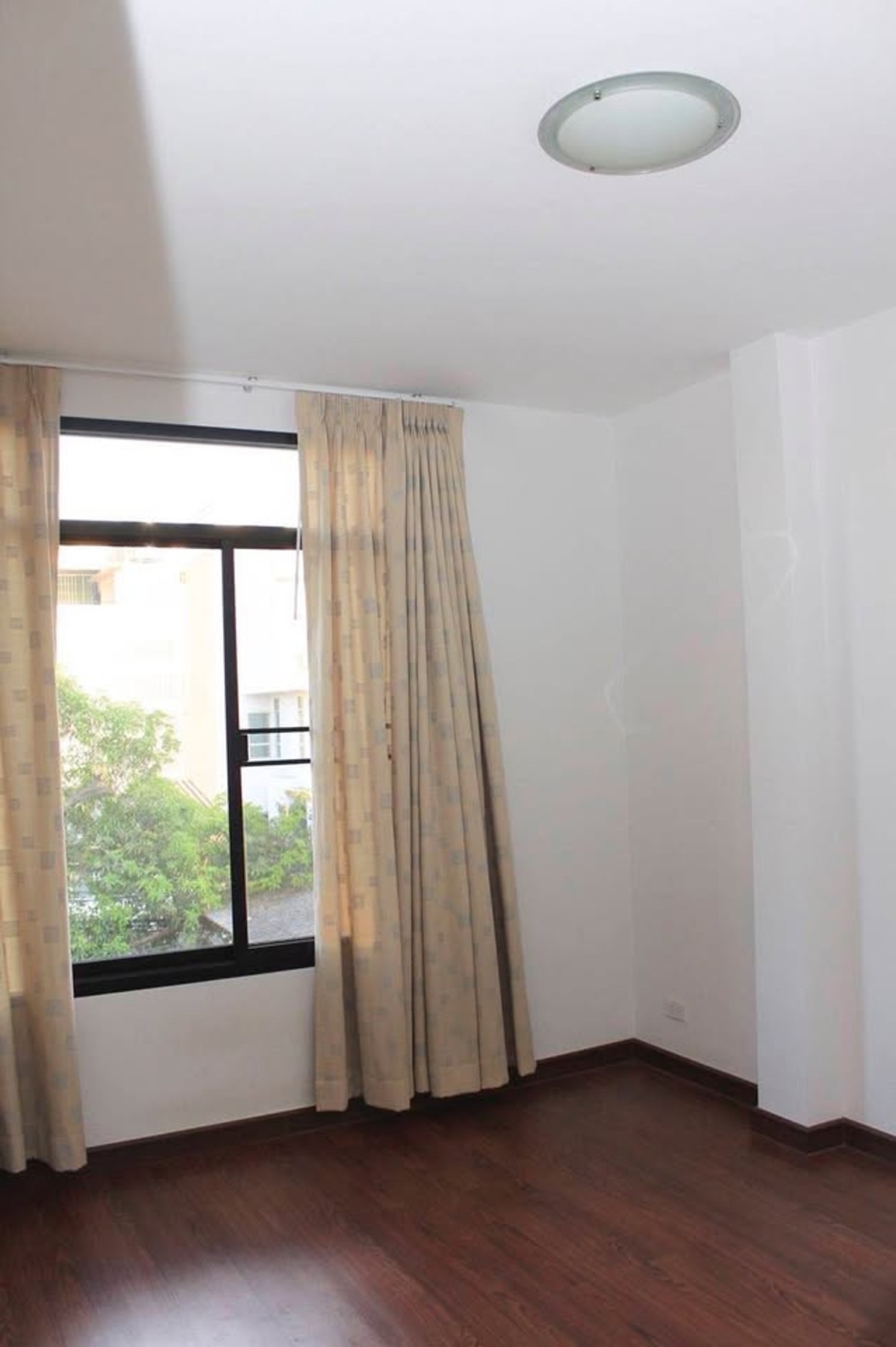 ให้เช่าทาวน์โฮมอารีย์ อนุสาวรีย์ : HR2970ให้เช่าโฮมออฟฟิศ 3 ชั้น สไตล์โมเดิร์น ซอยพหลโยธิน7 ใกล้BTS อารีย์ เหมาะอยู่อาศัย หรือทำออฟฟิศ