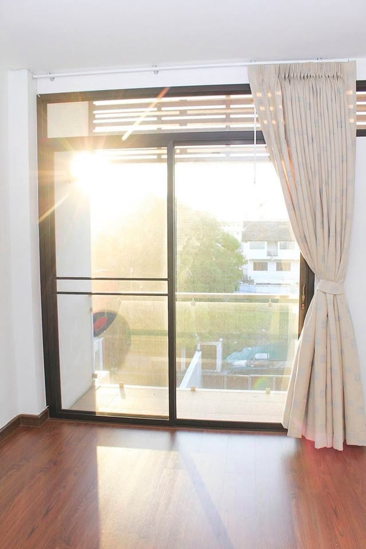 ให้เช่าทาวน์โฮมอารีย์ อนุสาวรีย์ : HR2970ให้เช่าโฮมออฟฟิศ 3 ชั้น สไตล์โมเดิร์น ซอยพหลโยธิน7 ใกล้BTS อารีย์ เหมาะอยู่อาศัย หรือทำออฟฟิศ