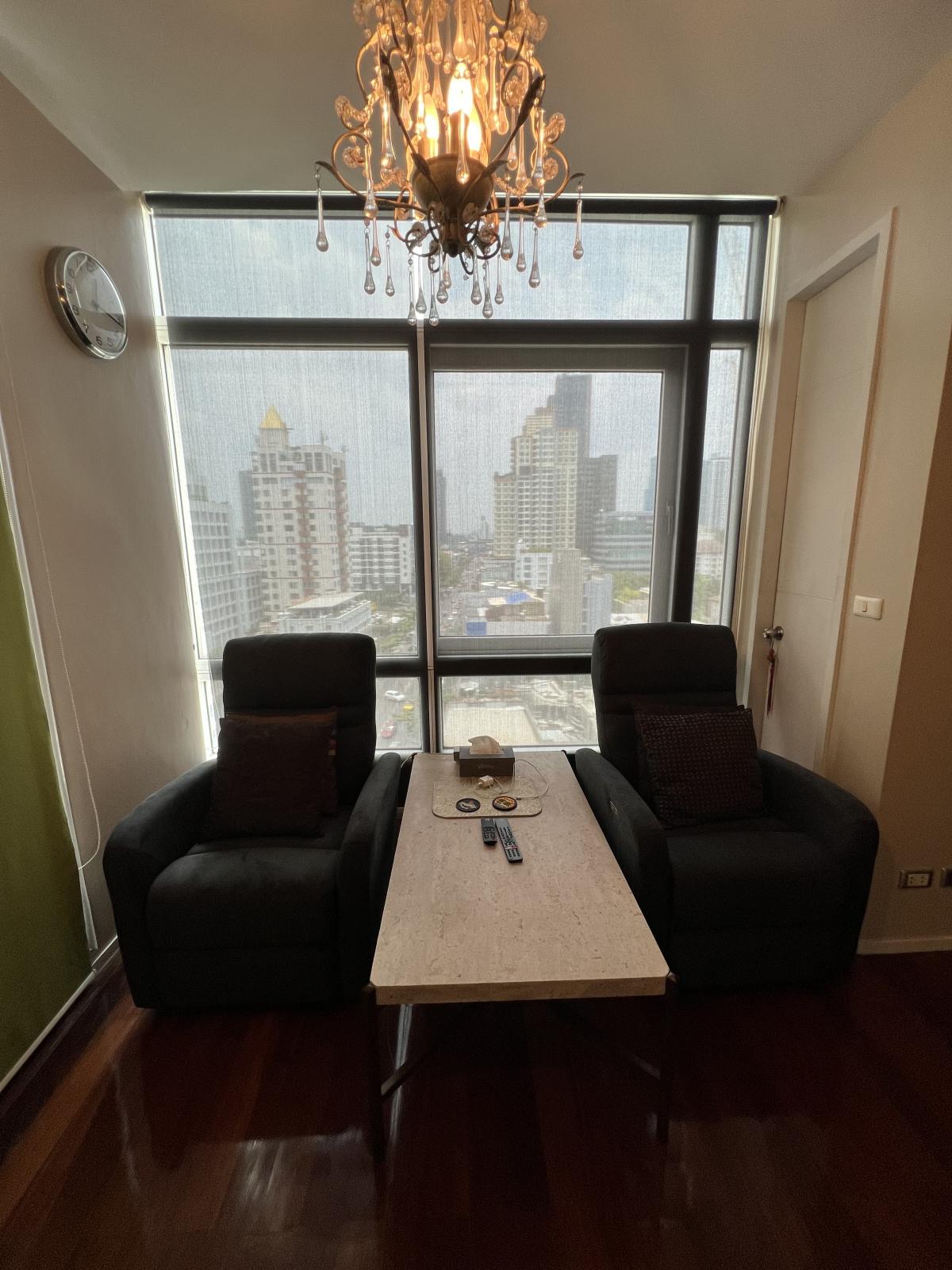 ขายคอนโดสุขุมวิท อโศก ทองหล่อ : The Height Thonglor / Pet Friendly วิวโล่ง ใจกลางทองหล่อ / 2 ห้องนอน 82 ตร.ม. โทร 0937890899