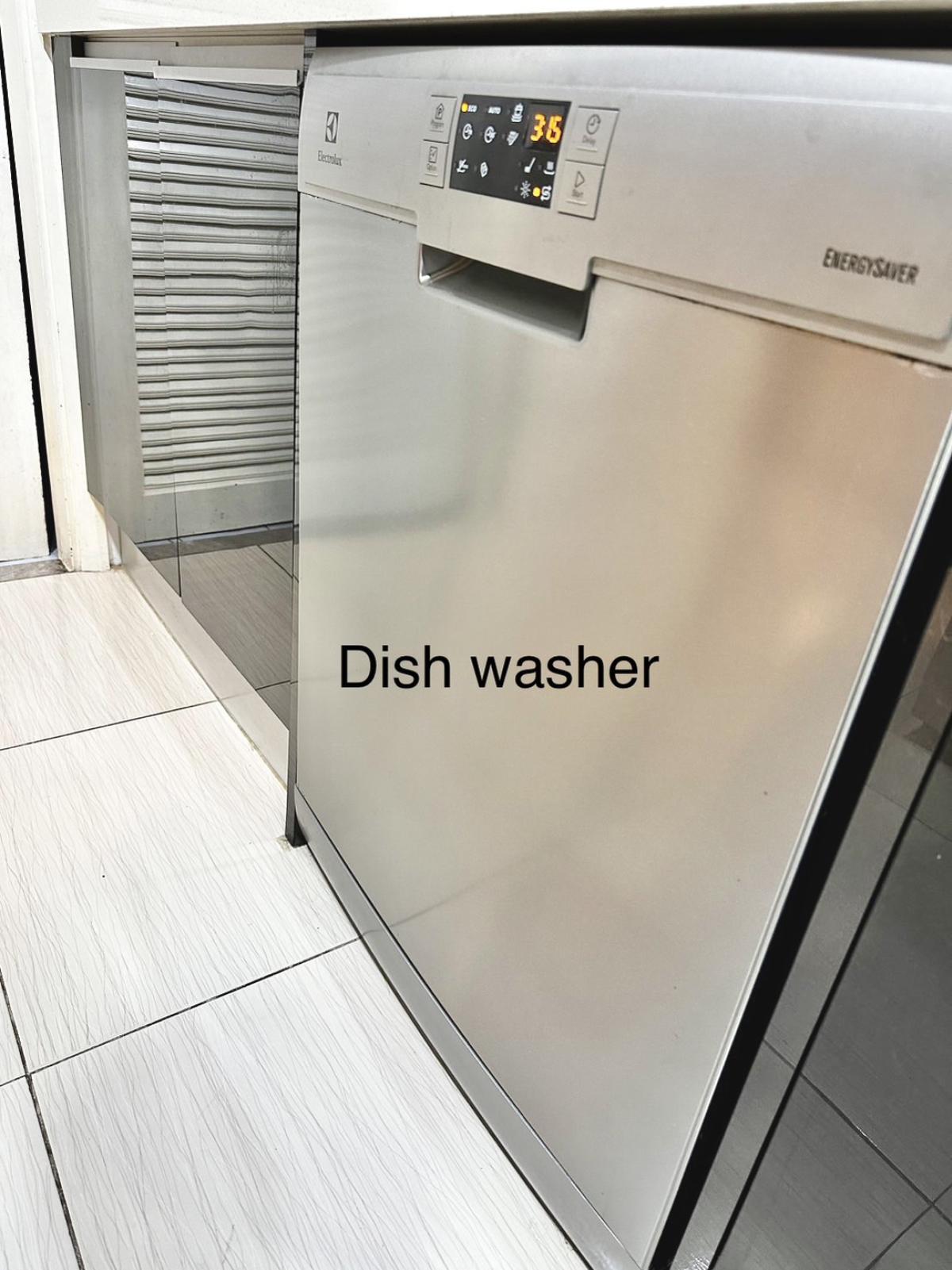 For SaleCondoSukhumvit, Asoke, Thonglor : Royal Castle Sukhumvit / Spacious unit in the heart of Phrom Phong. / 3 Bed 164 sq.m.Tel 0937890899