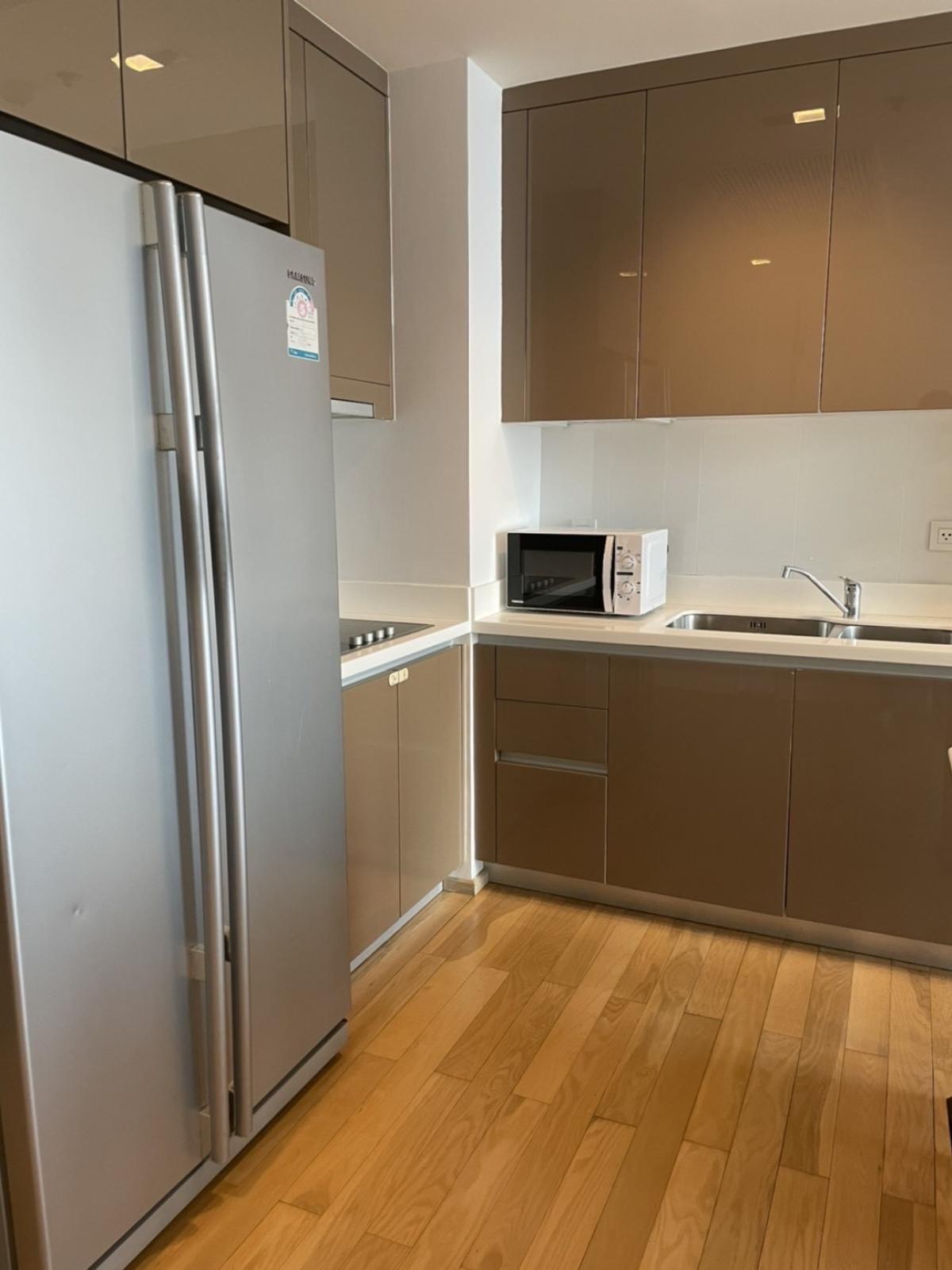 For SaleCondoSukhumvit, Asoke, Thonglor : Siri At Sukhumvit / High-floor unit with an open view, directly connected to BTS Thong Lo. / 2 Bed 69 sq.m.Tel 0937890899