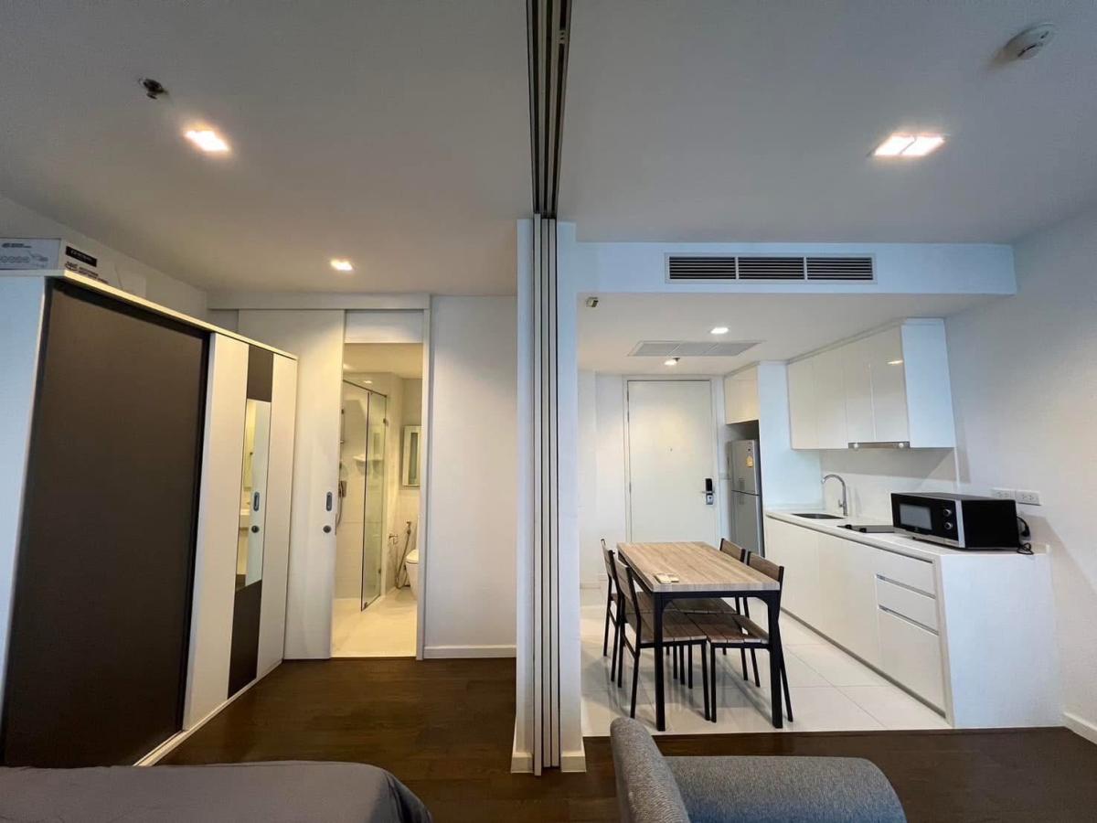 For SaleCondoSathorn, Narathiwat : Nara 9 / Beautiful high-floor unit in a prime location near BTS Chong Nonsi. / 1 Bed 38 sq.m.Tel 0937890899