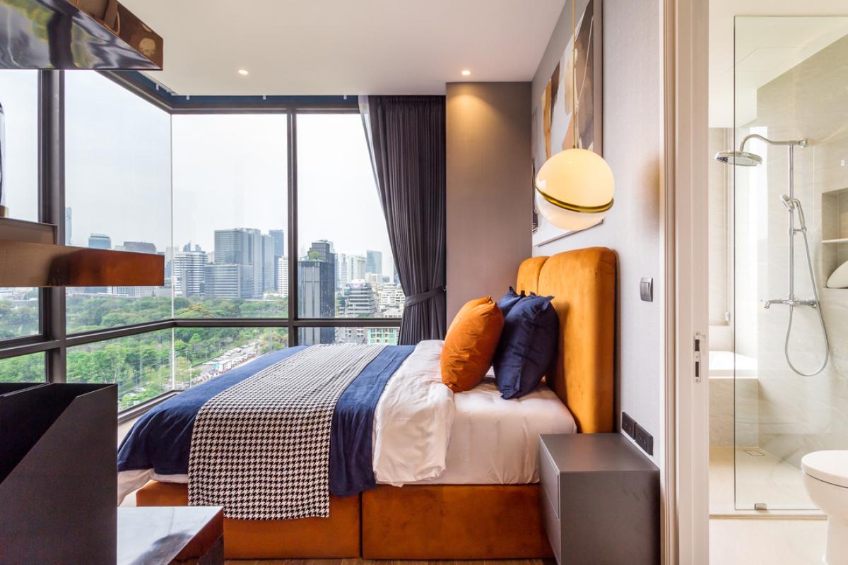 For SaleCondoWitthayu, Chidlom, Langsuan, Ploenchit : Muniq Langsuan / Lumpini Park view, located in Langsuan. best price in the project. / 2 Bed 96 sq.m.Tel 0937890899