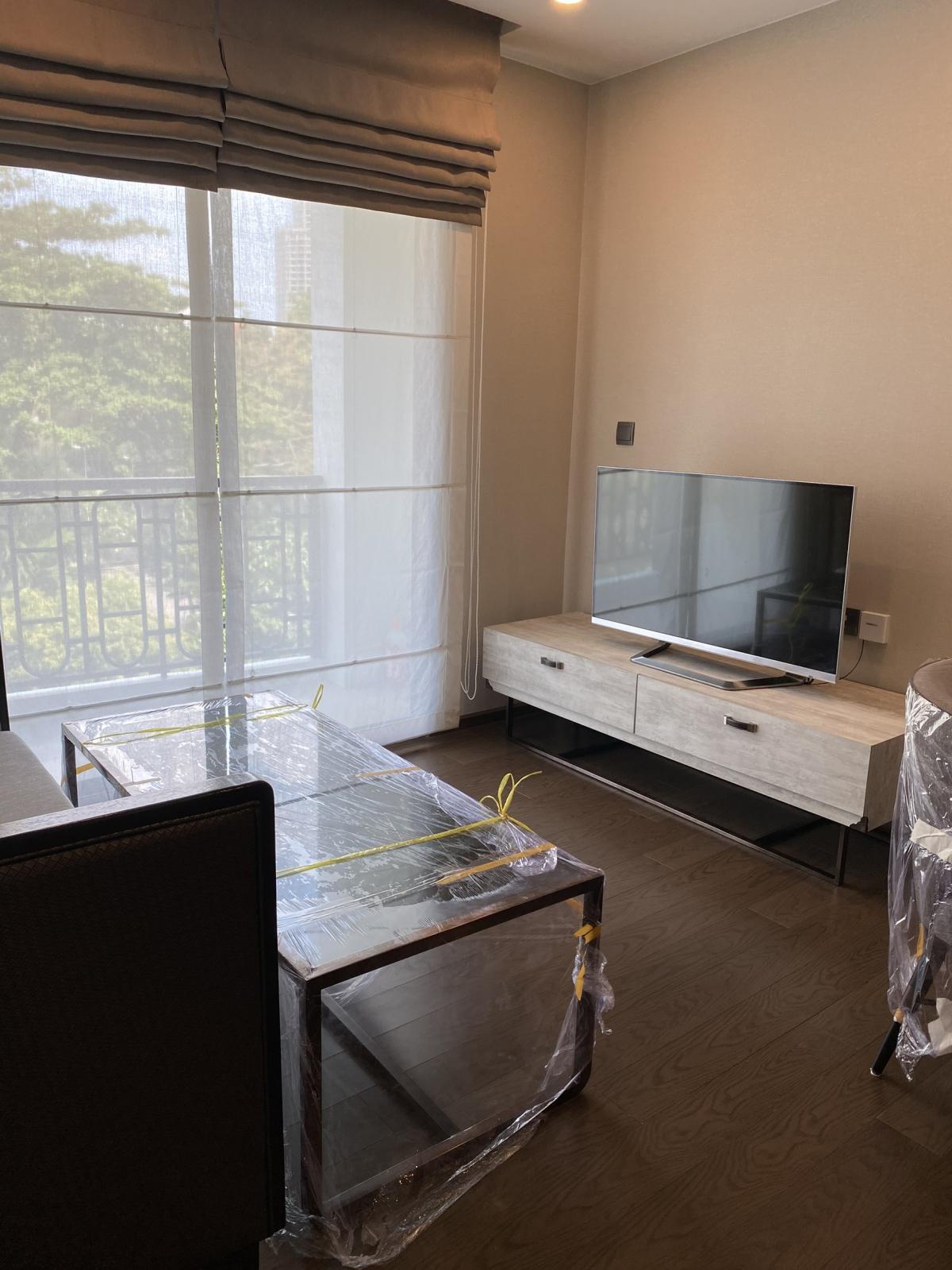 For SaleCondoWitthayu, Chidlom, Langsuan, Ploenchit : Na Vara Residence / Low-rise condo near BTS Chidlom. best price on the market. / 1 Bed 47 sq.m.Tel 0937890899