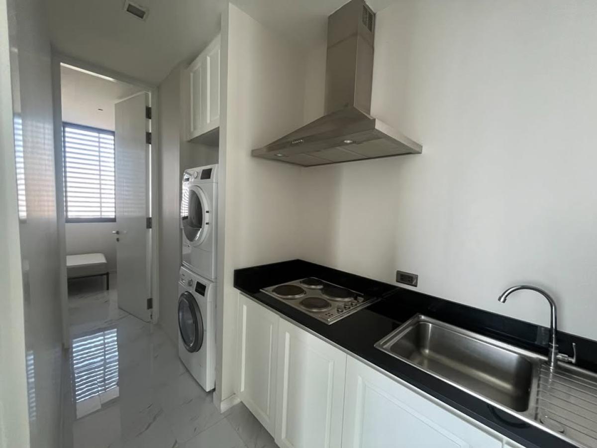 For SaleCondoRama3 (Riverside),Satupadit : Canapaya Residences / Spacious corner unit with panoramic Chao Phraya River views and the best sunset view. comes with a private yacht berth. / 4 Bed 248 sq.m.Tel 0937890899