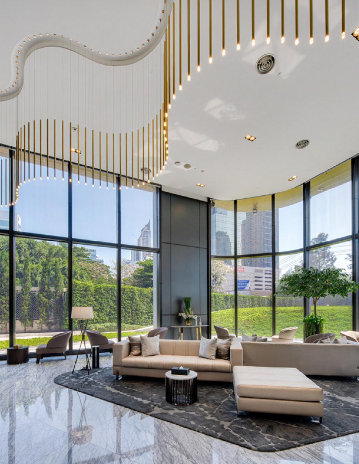 ขายคอนโดพระราม 9 เพชรบุรีตัดใหม่ RCA : THE ESSE at SINGHA COMPLEX / คอนโดหรู ทำเลดีใกล้ MRT เพชรบุรี ARL มักกะสัน / 3 ห้องนอน 244 ตร.ม.โทร 0937890899