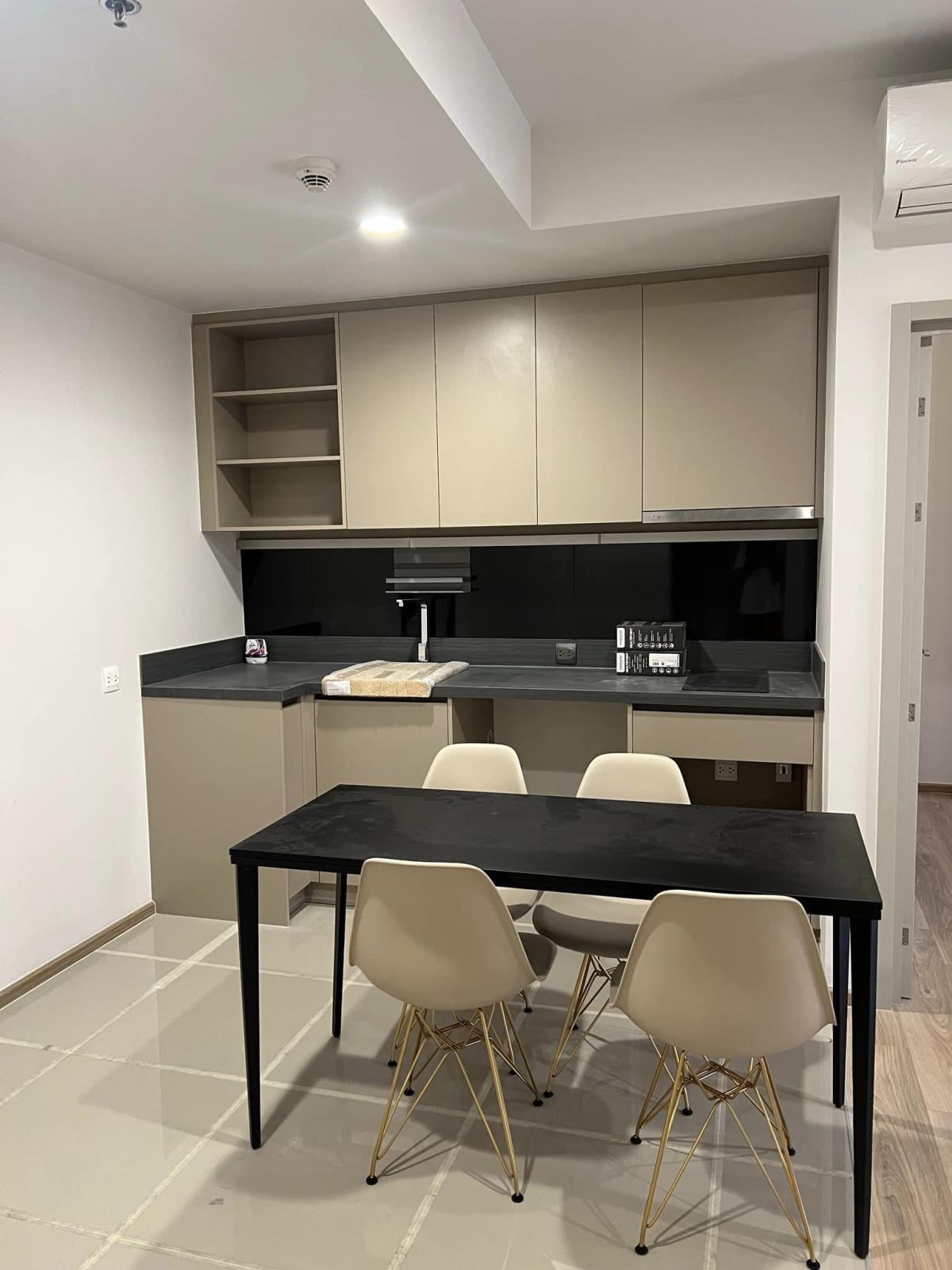 ขายคอนโดสุขุมวิท อโศก ทองหล่อ : Oka Haus Sukhumvit 36 / ห้องวิวแม่น้ำ มือหนึ่งไม่เคยเข้าอยู่ / 2 ห้องนอน 50 ตร.ม.โทร 0937890899