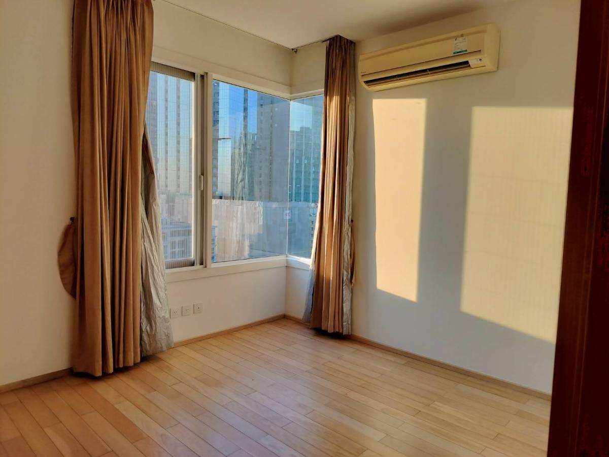 For SaleCondoSukhumvit, Asoke, Thonglor : Siri At Sukhumvit / Spacious unit with an open view, directly connected to BTS Thong Lo with a Skywalk leading to the project entrance. / 3 Bed 100 sq.m.Tel 0937890899