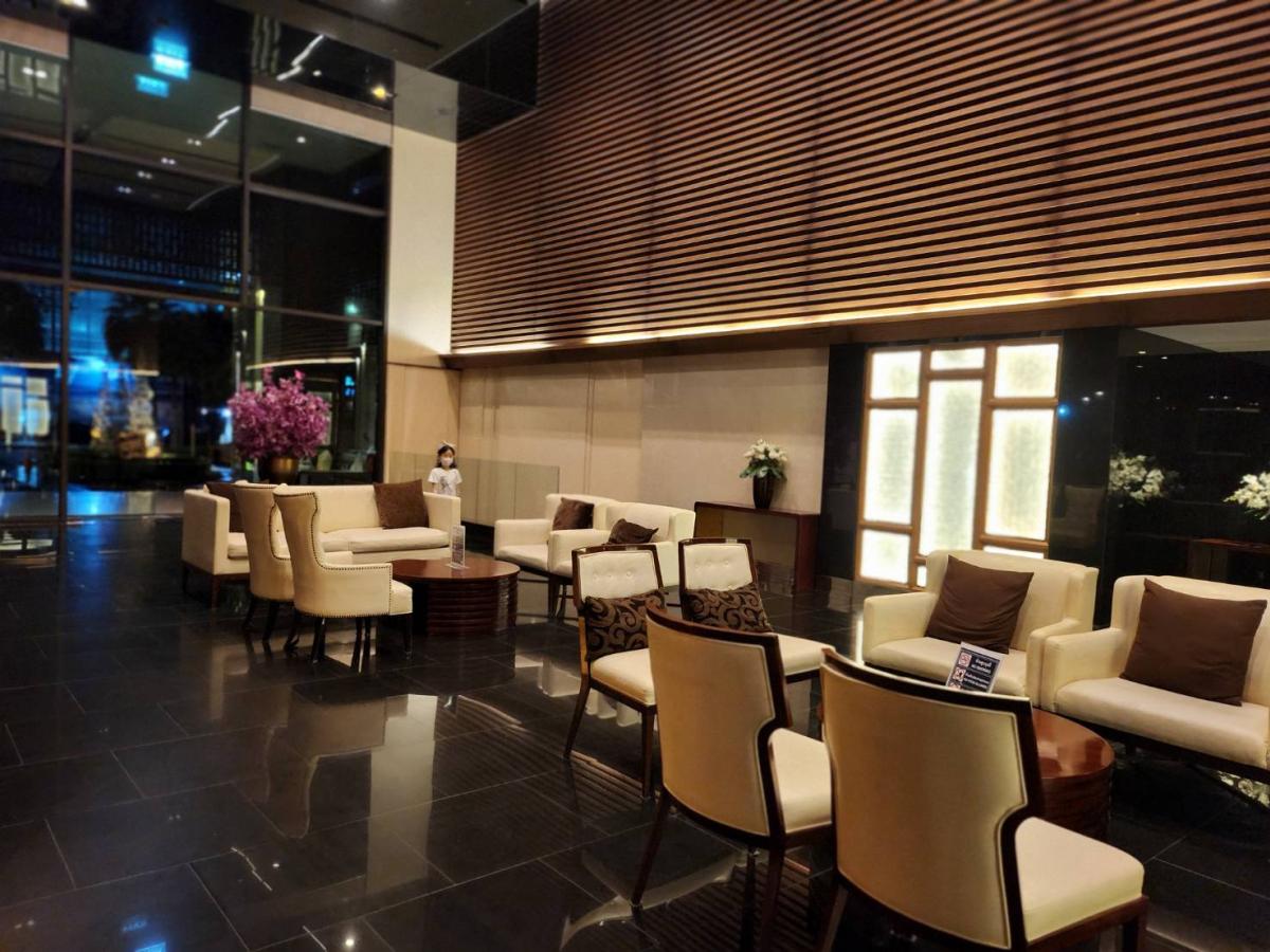 ขายคอนโดสาทร นราธิวาส : The Address Sathorn 12 / คอนโดทำเลดีใกล้ BTS สุรศักดิ์ / 1 ห้องนอน 46 ตร.ม.โทร 0937890899