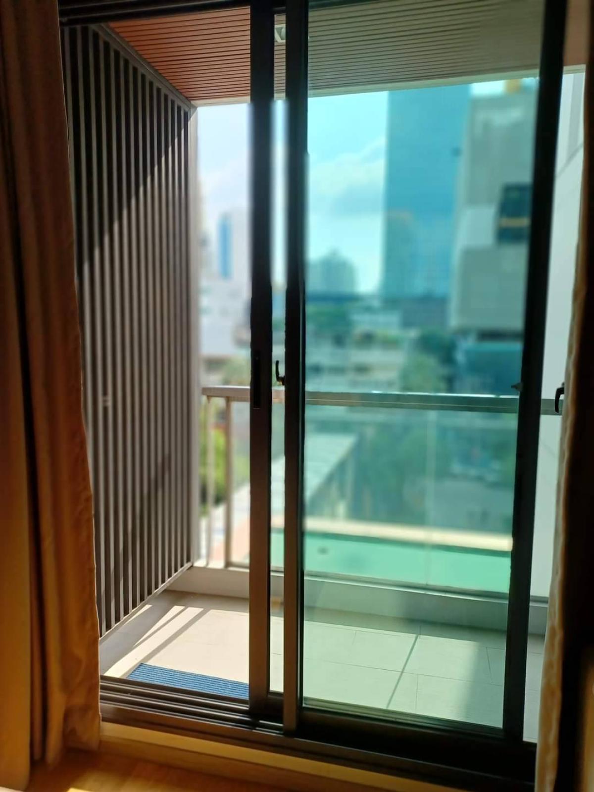 For SaleCondoSathorn, Narathiwat : The Address Sathorn 12 / Condo in a prime location near BTS Surasak. / 1 Bed 46 sq.m.Tel 0937890899