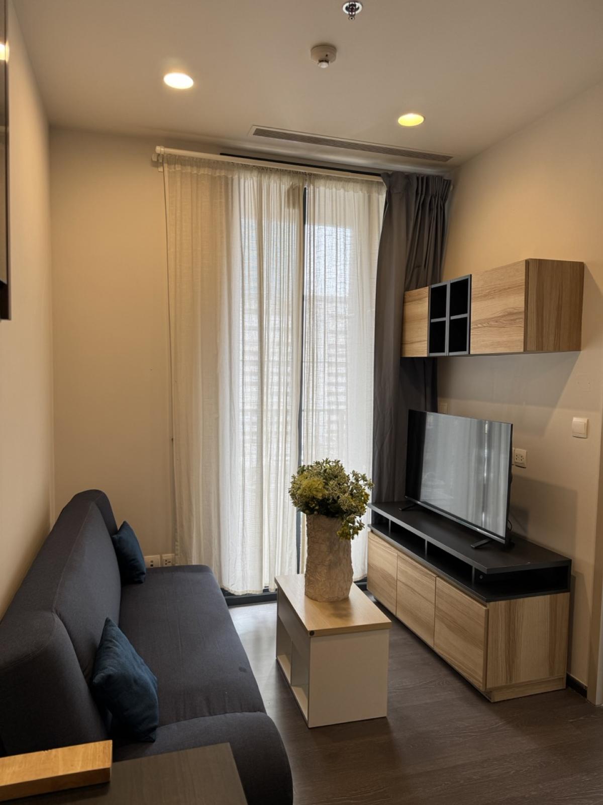 ขายคอนโดสุขุมวิท อโศก ทองหล่อ : Oka Haus Sukhumvit 36 / ห้องวิวแม่น้ำ มือหนึ่งไม่เคยเข้าอยู่ / 1 ห้องนอน 27 ตร.ม.โทร 0937890899