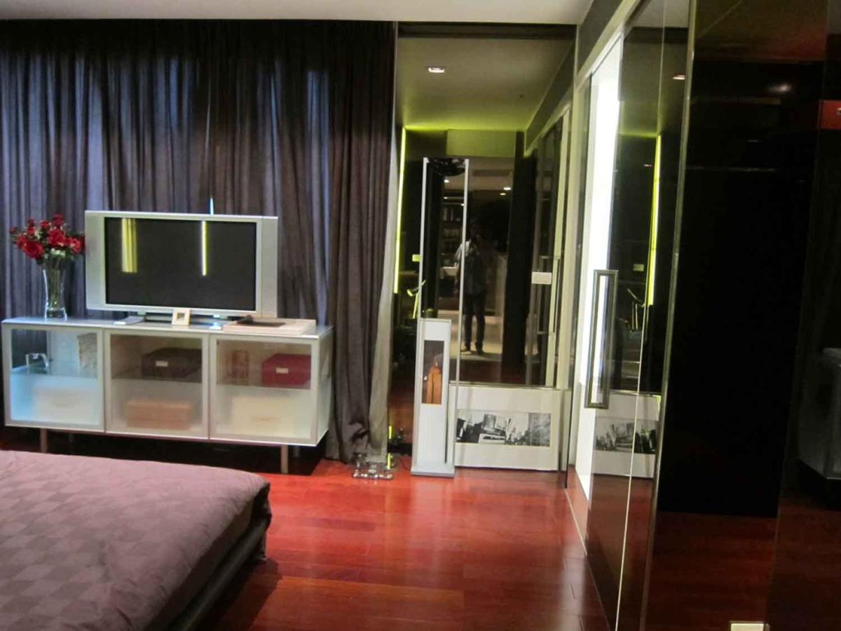 For SaleCondoWitthayu, Chidlom, Langsuan, Ploenchit : Manhattan Chidlom / Pet-friendly condo in the Chidlom area. / 2 Bed 89 sq.m.Tel 0937890899