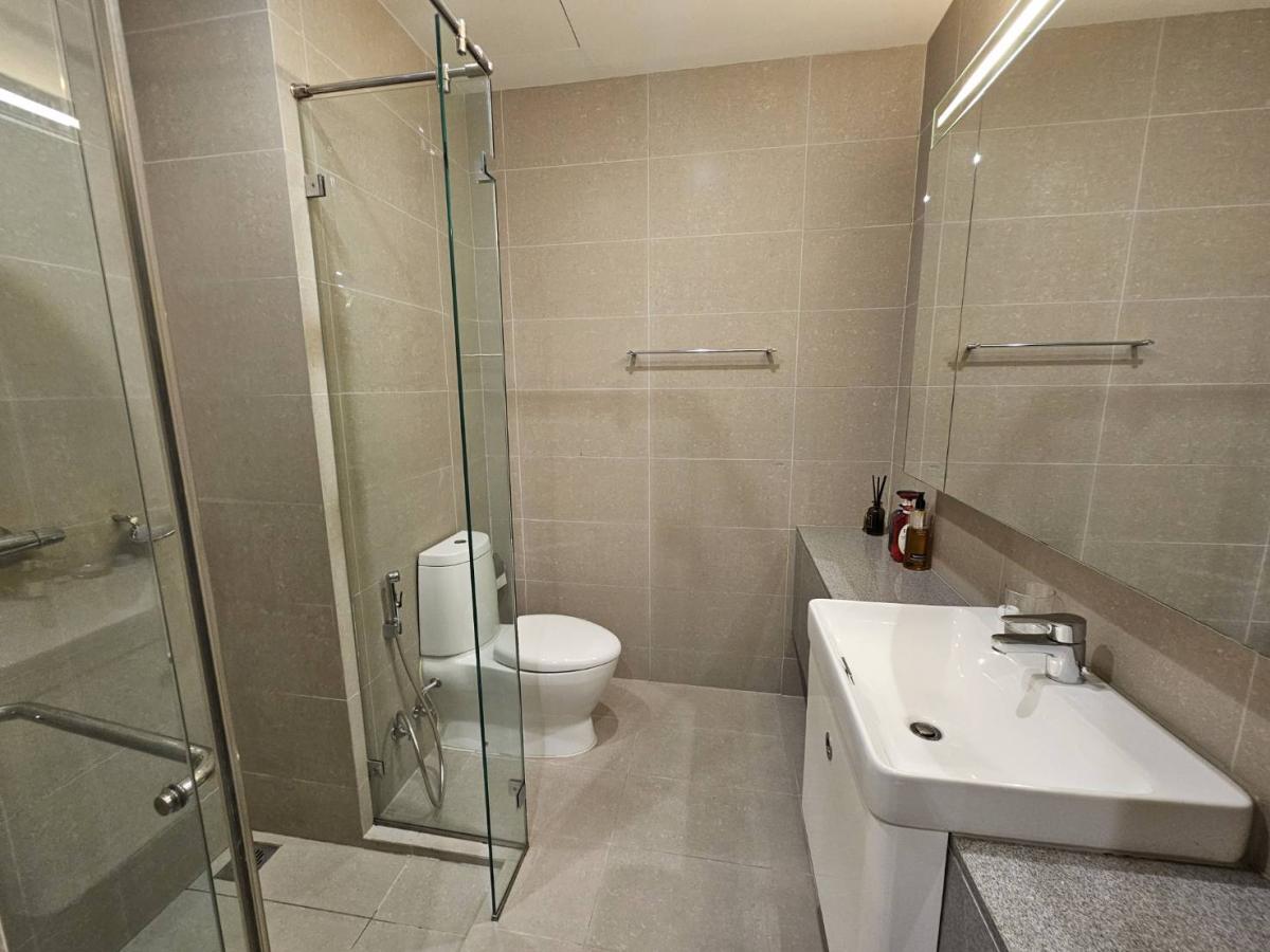 For SaleCondoWitthayu, Chidlom, Langsuan, Ploenchit : Noble Ploenchit / High floor open view close to BTS Ploenchit / 1 Bed 49 sq.m.Tel 0937890899