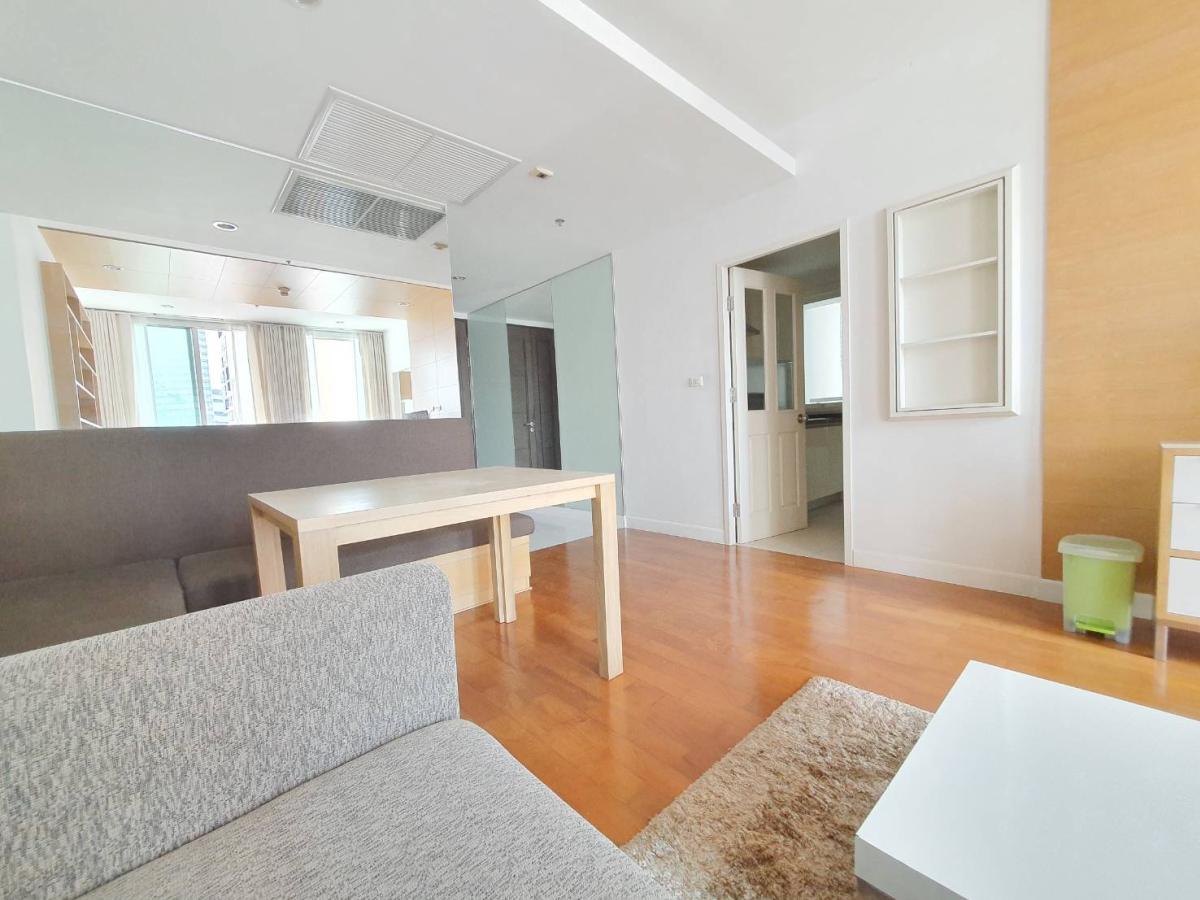 For SaleCondoSukhumvit, Asoke, Thonglor : Siri Residence / Well-maintained room with an open view, directly connected to BTS Phrom Phong. / 1 Bed 60 sq.m.Tel 0937890899