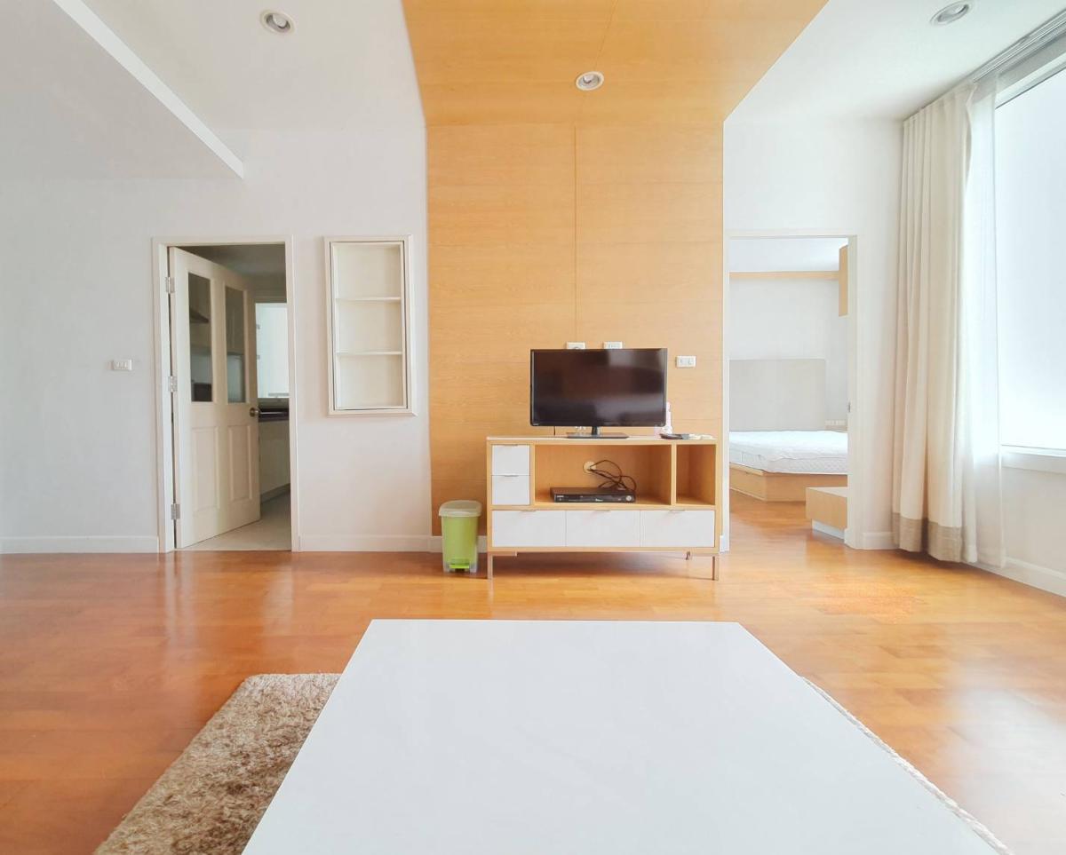 For SaleCondoSukhumvit, Asoke, Thonglor : Siri Residence / Well-maintained room with an open view, directly connected to BTS Phrom Phong. / 1 Bed 60 sq.m.Tel 0937890899
