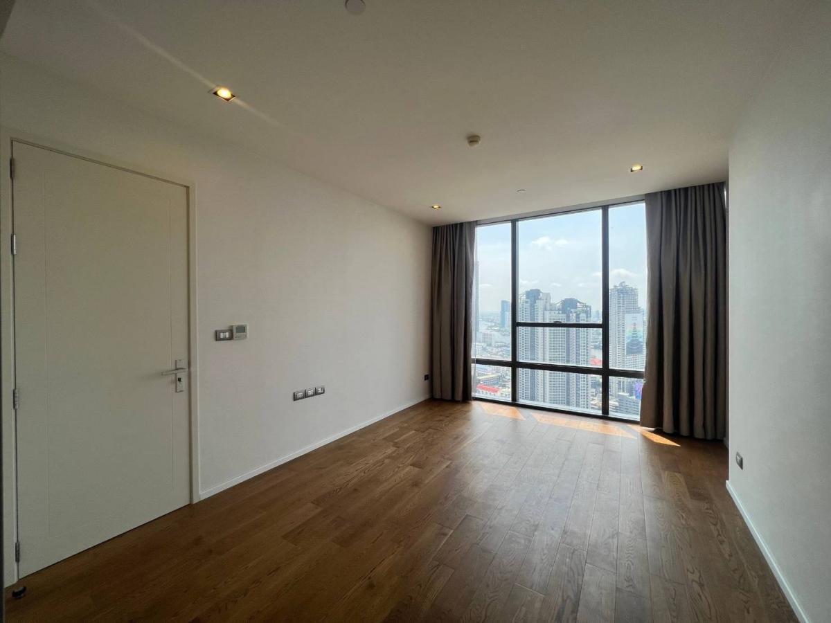 For SaleCondoSathorn, Narathiwat : The Bangkok Sathorn / High-floor unit with an open view, near BTS Surasak. / 1 Bed 68 sq.m.Tel 0937890899