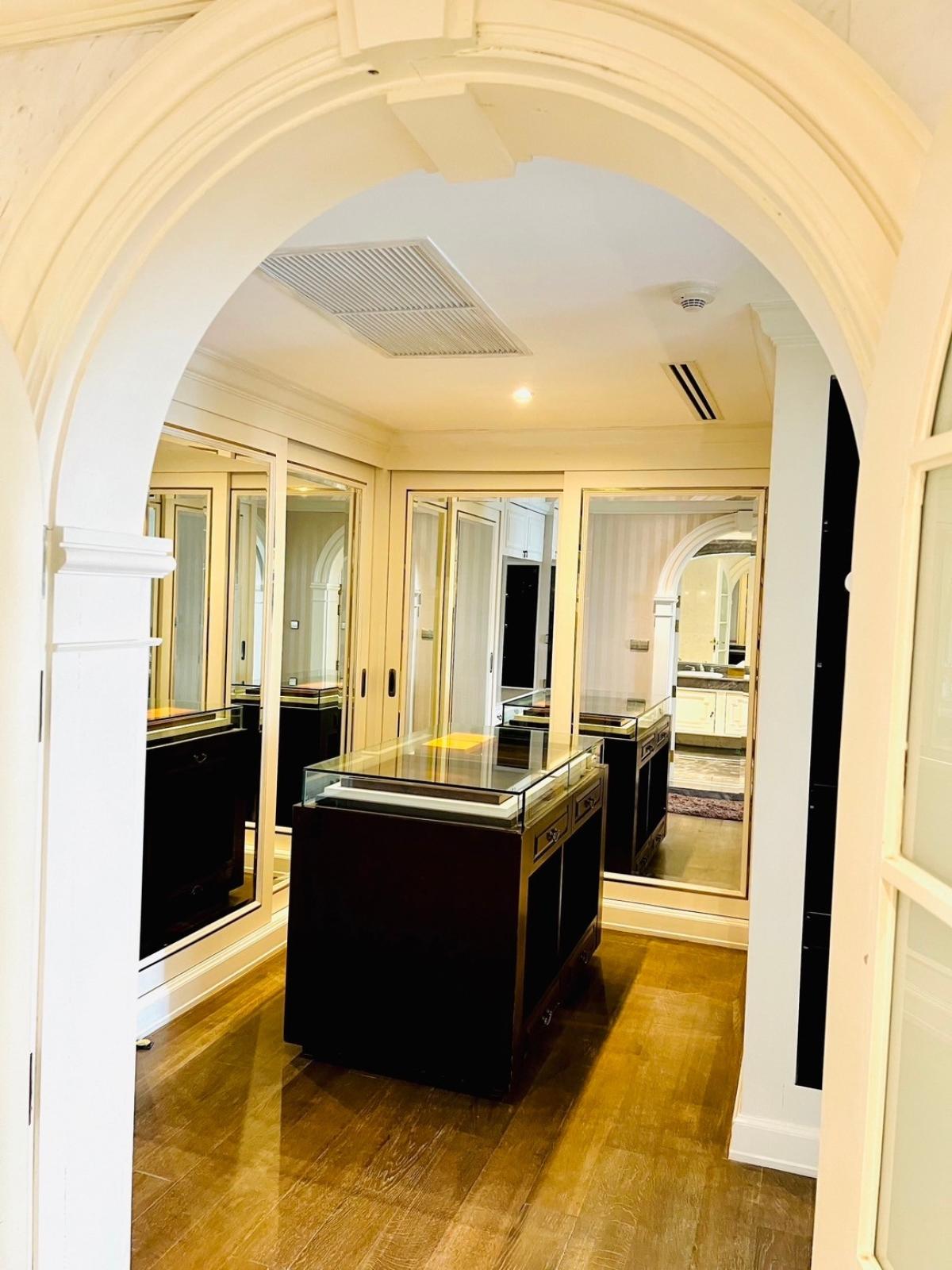 For SaleCondoRama3 (Riverside),Satupadit : The Pano Rama 3 / Spacious condo near the river. / 3 Bed 239 sq.m.Tel 0937890899