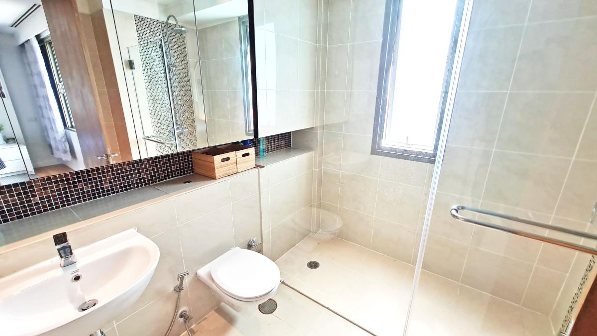 ขายคอนโดสุขุมวิท อโศก ทองหล่อ : The Lakes / ห้องชั้นสูง วิวโล่ง ใกล้สวนเบญฯ BTS อโศก / 2 ห้องนอน 110 ตร.ม.โทร 0937890899