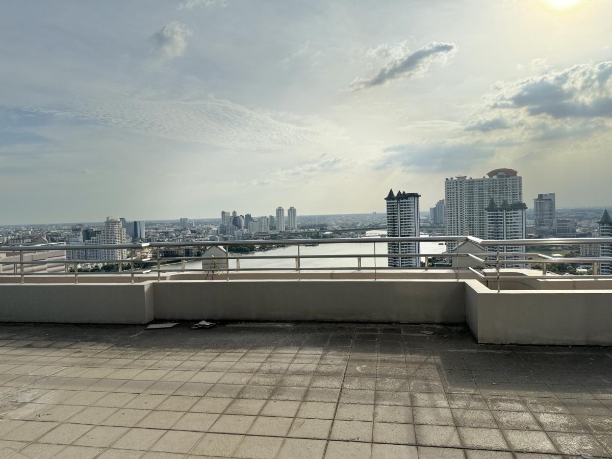 ขายคอนโดวงเวียนใหญ่ เจริญนคร : Watermark Chaophraya River / คอนโด Triplex กว้างขวางเหมือนอยู่บ้าน มีดาดฟ้าส่วนตัวเห็นวิวแม่น้ำแบบ Panorama เลี้ยงสัตว์ได้ ทำเลดีใกล้ BTS กรุงธนบุรี / 4 ห้องนอน 273 ตร.ม.โทร 0937890899