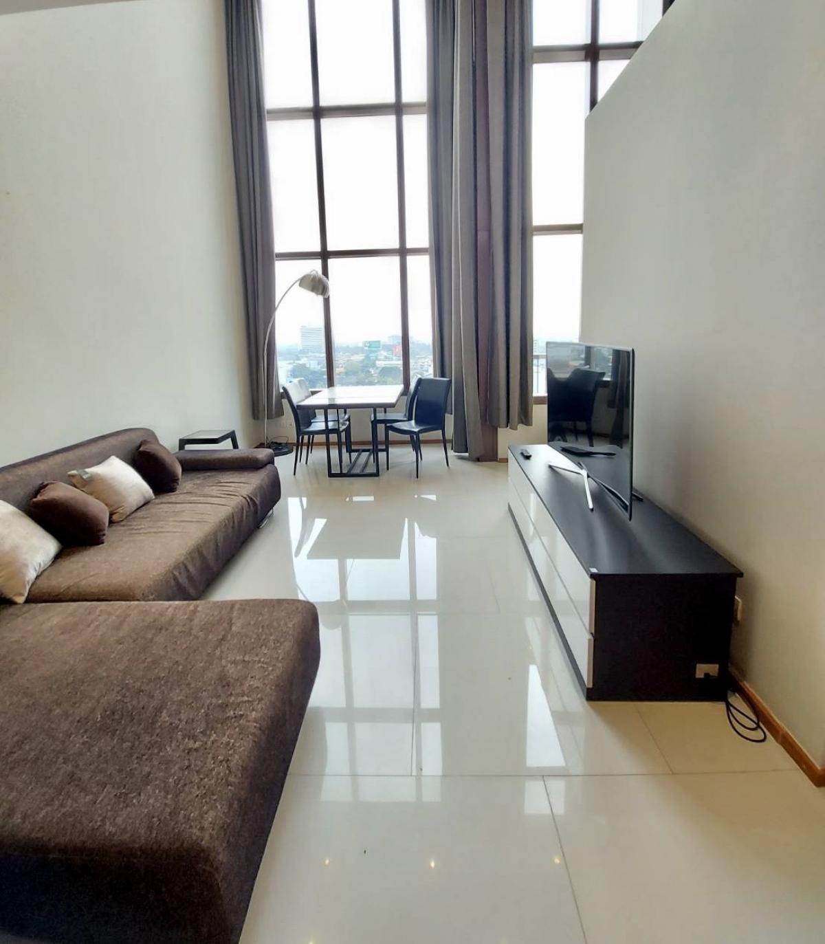 ขายคอนโดสุขุมวิท อโศก ทองหล่อ : The Emporio Place / ห้อง Duplex แต่งสวยพร้อมอยู่ วิวโล่ง ขายขาดทุน / 1 ห้องนอน 73 ตร.ม.โทร 0937890899