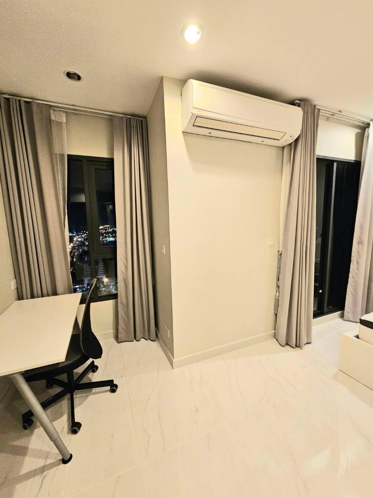 For SaleCondoSukhumvit, Asoke, Thonglor : C Ekkamai / high floor lear view at best price in Ekkamai / 3 Bed 100 sq.m.Tel 0937890899